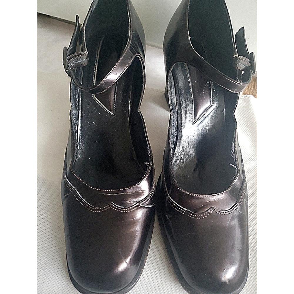 Vintage Joan and David BRN Spazzolato Leather Mary Jane Heels.